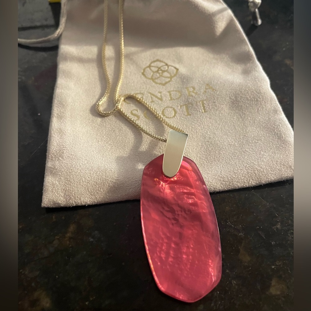 Brand new necklace Kendra Scott never worn